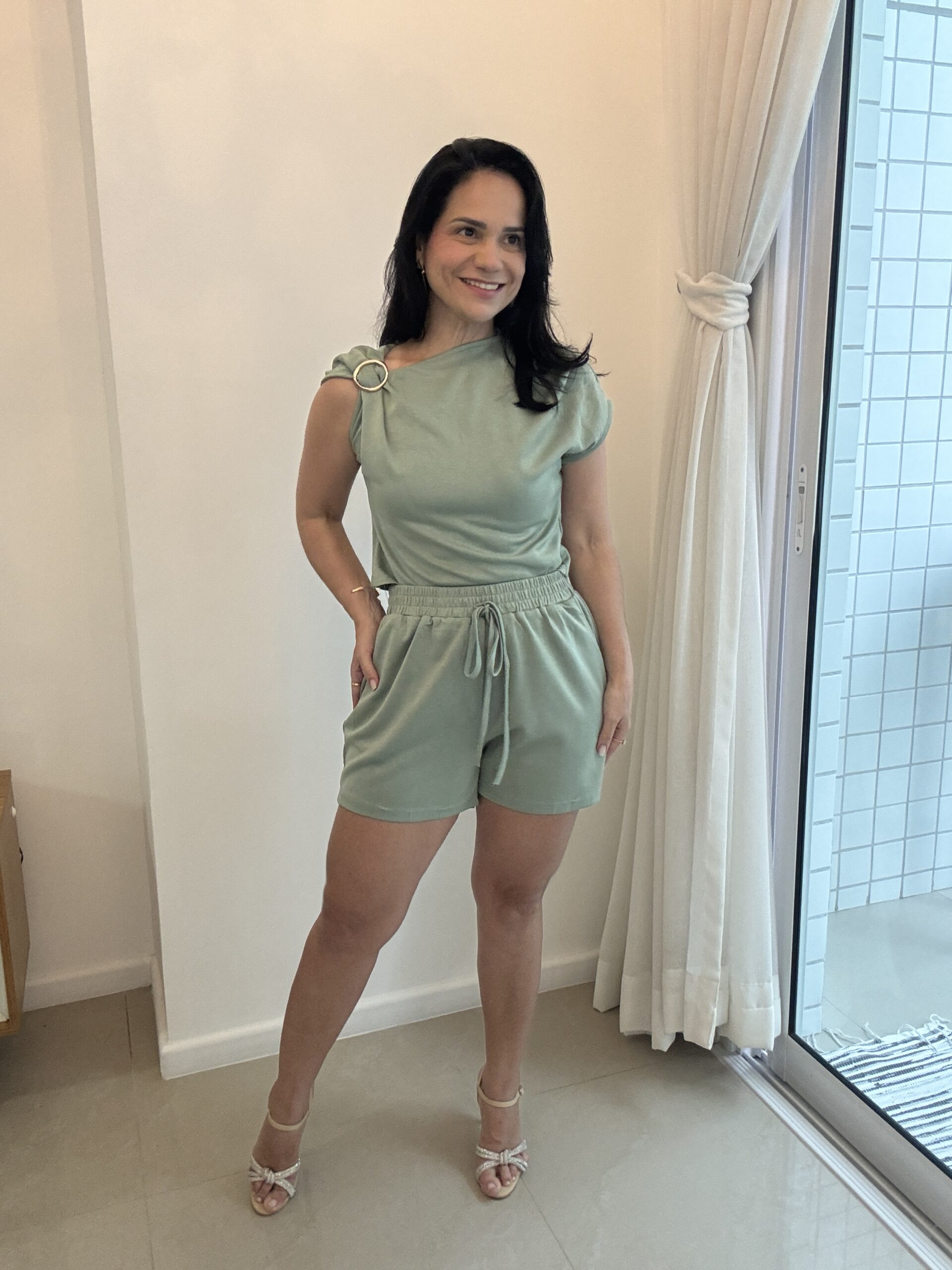 Conjunto moletinho verde oliva feminino com bolsos funcionais