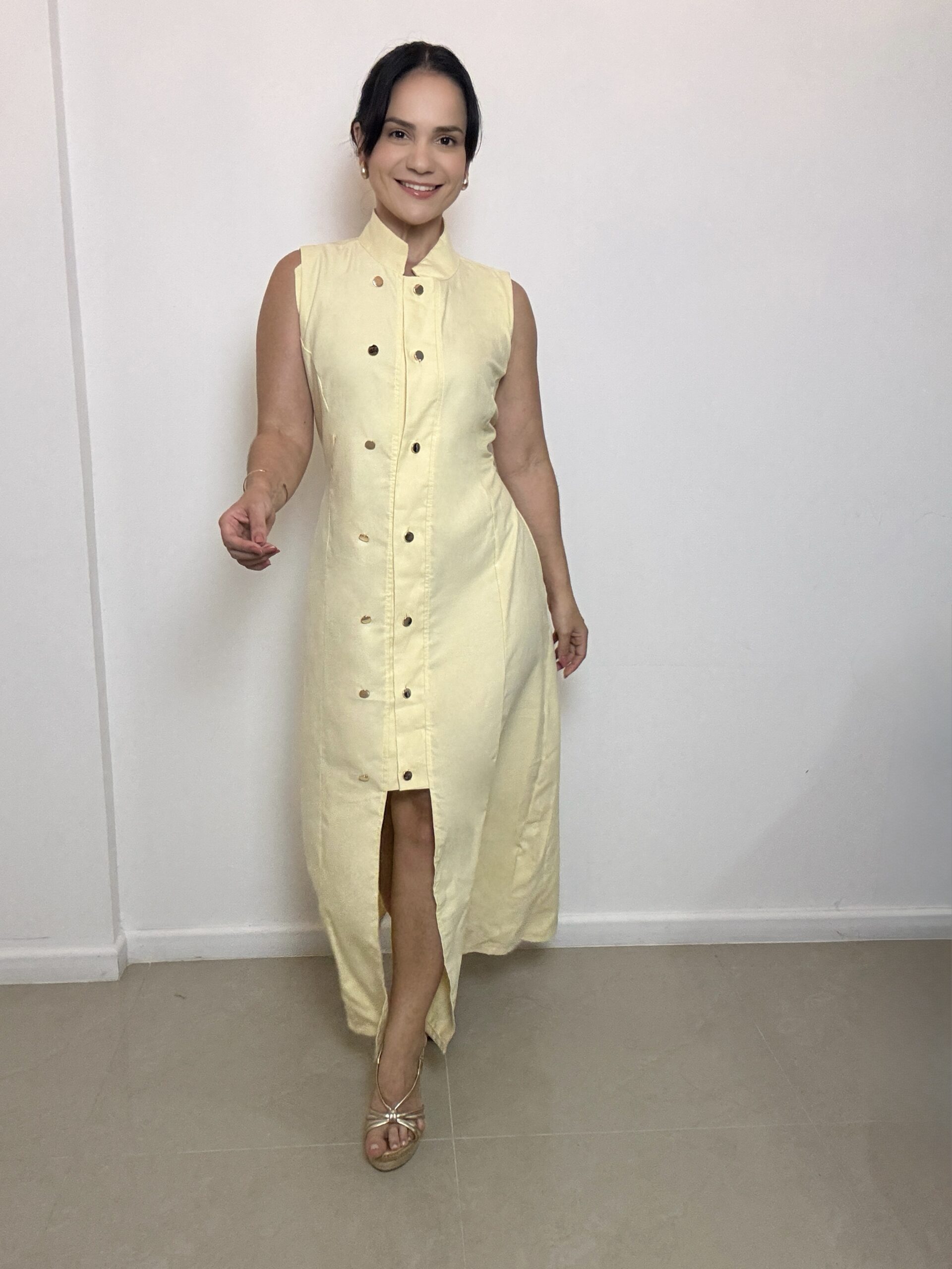 vestido longo amarelo manteiga costas com detalhe em lastex