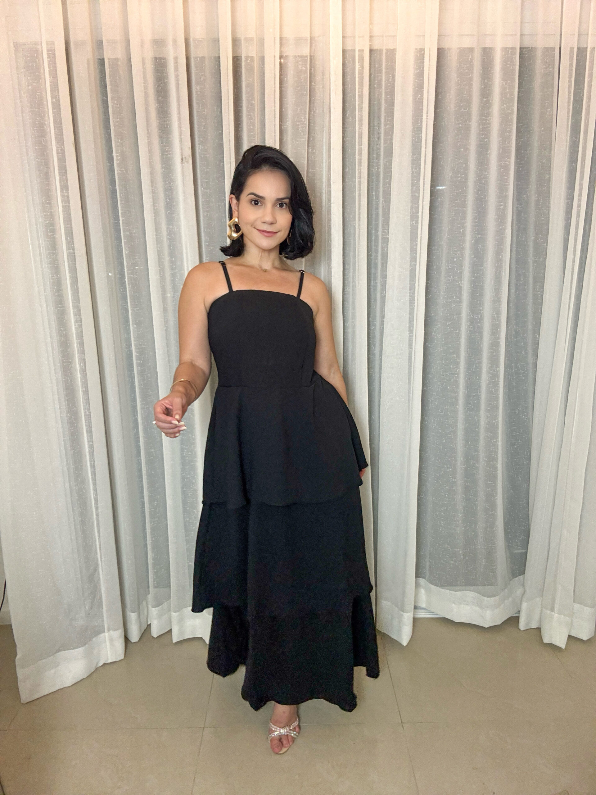 vestido preto em camadas look festa feminino
